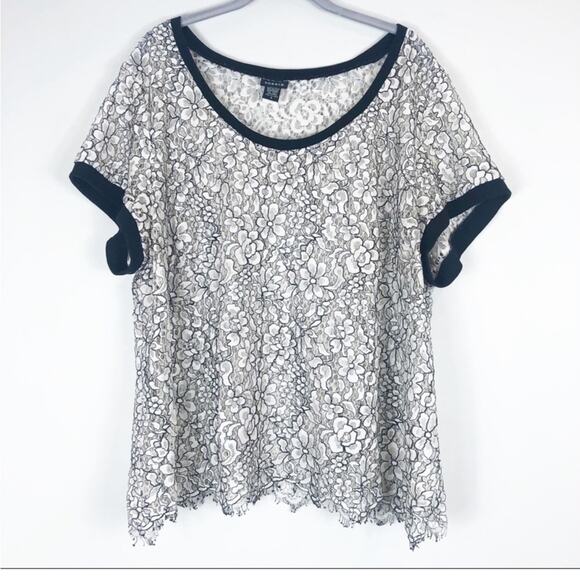 Torrid black and white lace tshirt - Picture 1 of 5